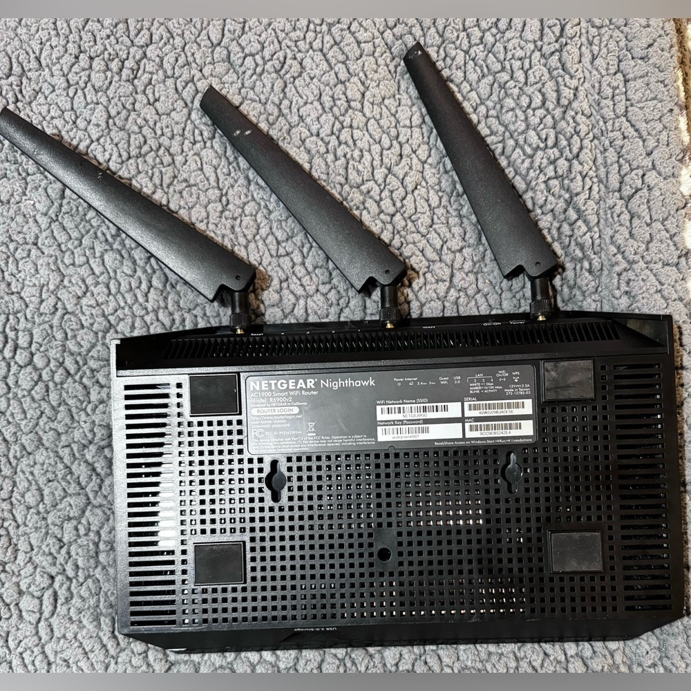 Netgear Router​​​​ - Picture 4 of 6